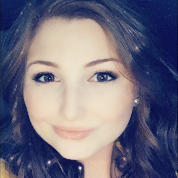 Meet your Posher, Kelsea - Picture 1 of 1